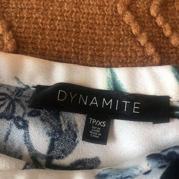 Dynamite Skirt Floral - Picture 2 of 2
